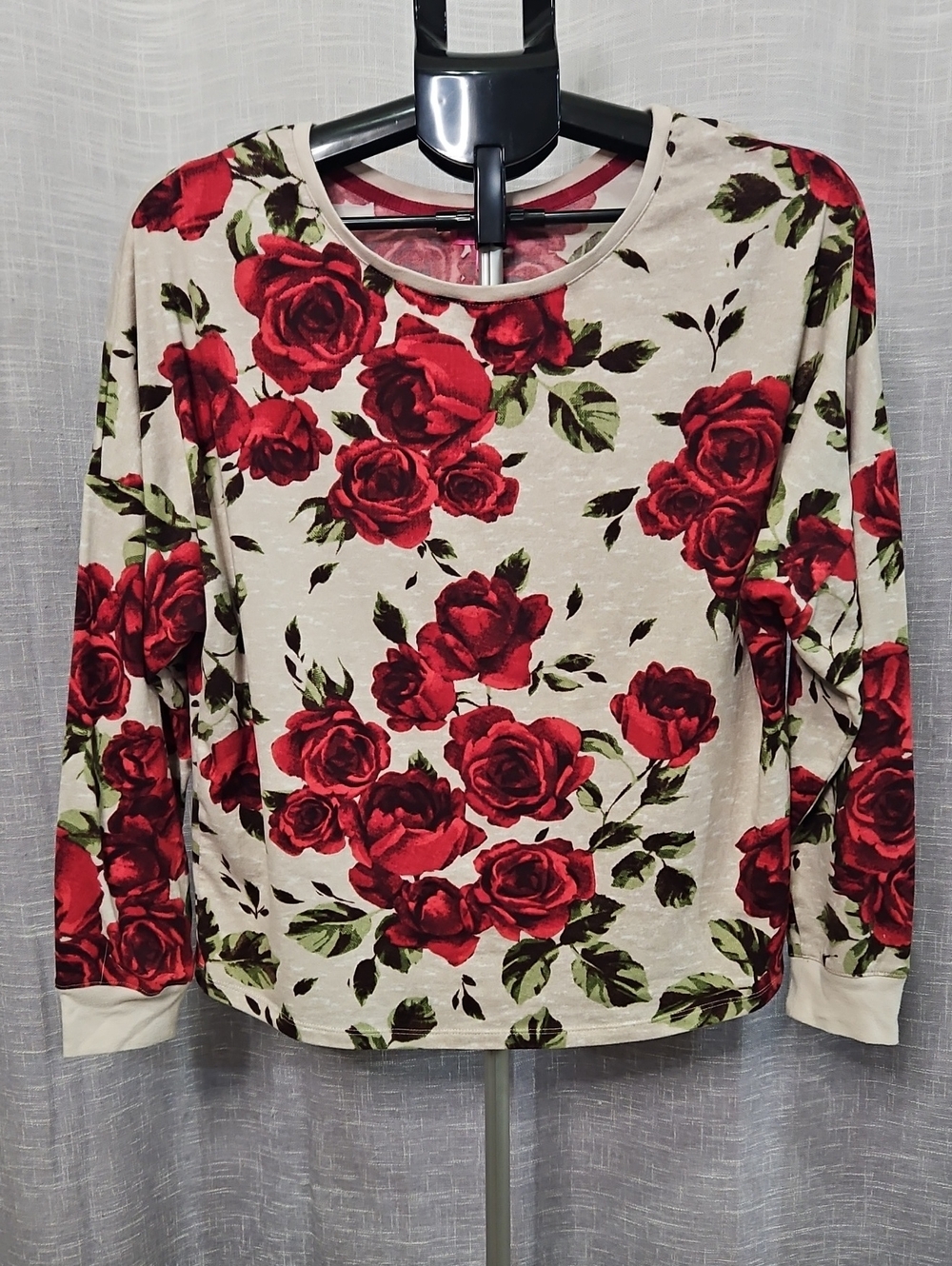 Betsey Johnson Gray Red Rose Floral Print Short Sleeve Top